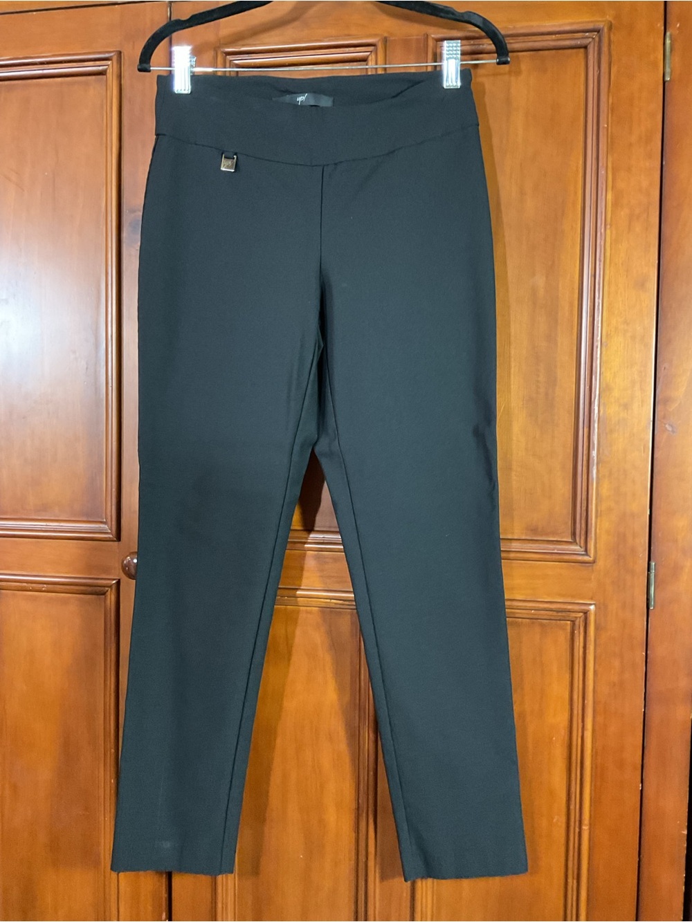 Up! Women’s Solid Black Pant Business Casual Versatile Size 6 Sleek Pull On Must